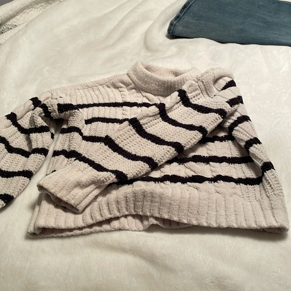 Abercrombie kids knit sweater